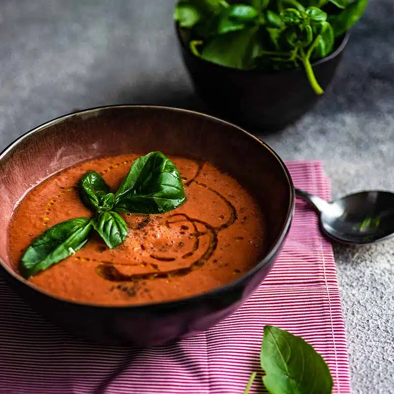 Roasted Tomato And Basil Soup Recipe 800x800